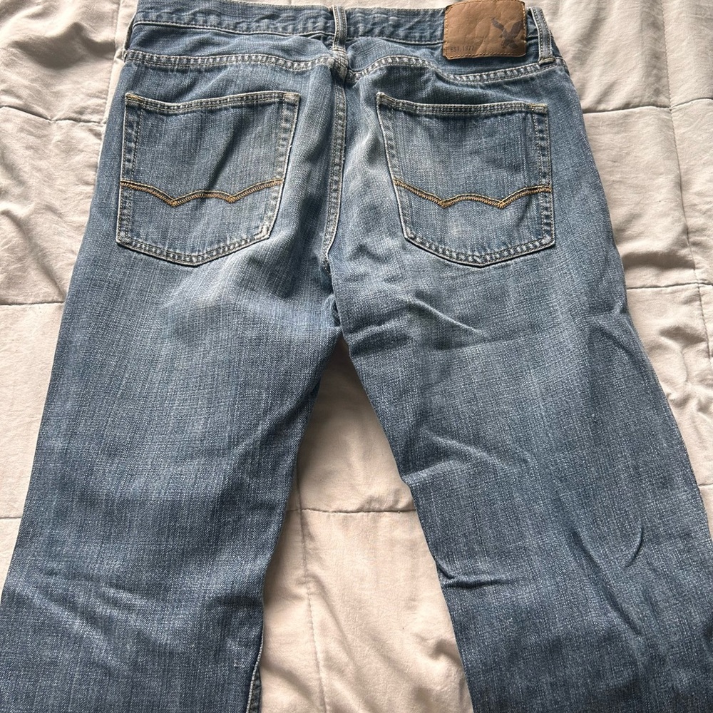 American eagle men’s blue jeans
